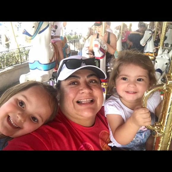 Meet your Posher, Raquel - Picture 1 of 1